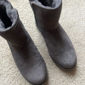 UGG Women's Gray Winter Boots (new without tag)